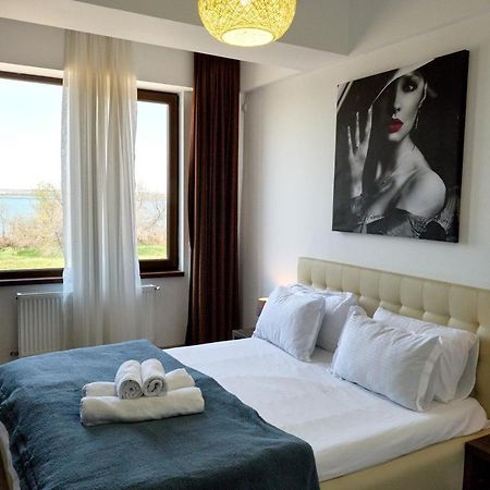 La Vida Loca Apartment Summerland Mamaia Ngoại thất bức ảnh