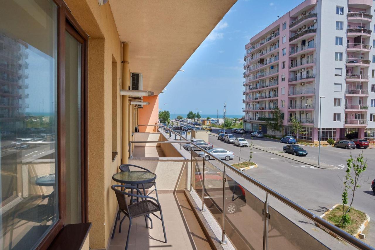 La Vida Loca Apartment Summerland Mamaia Ngoại thất bức ảnh