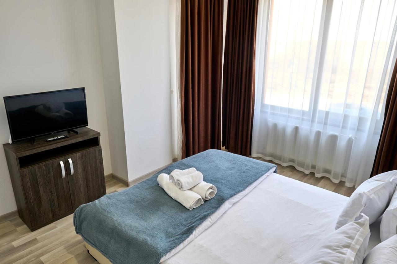 La Vida Loca Apartment Summerland Mamaia Ngoại thất bức ảnh