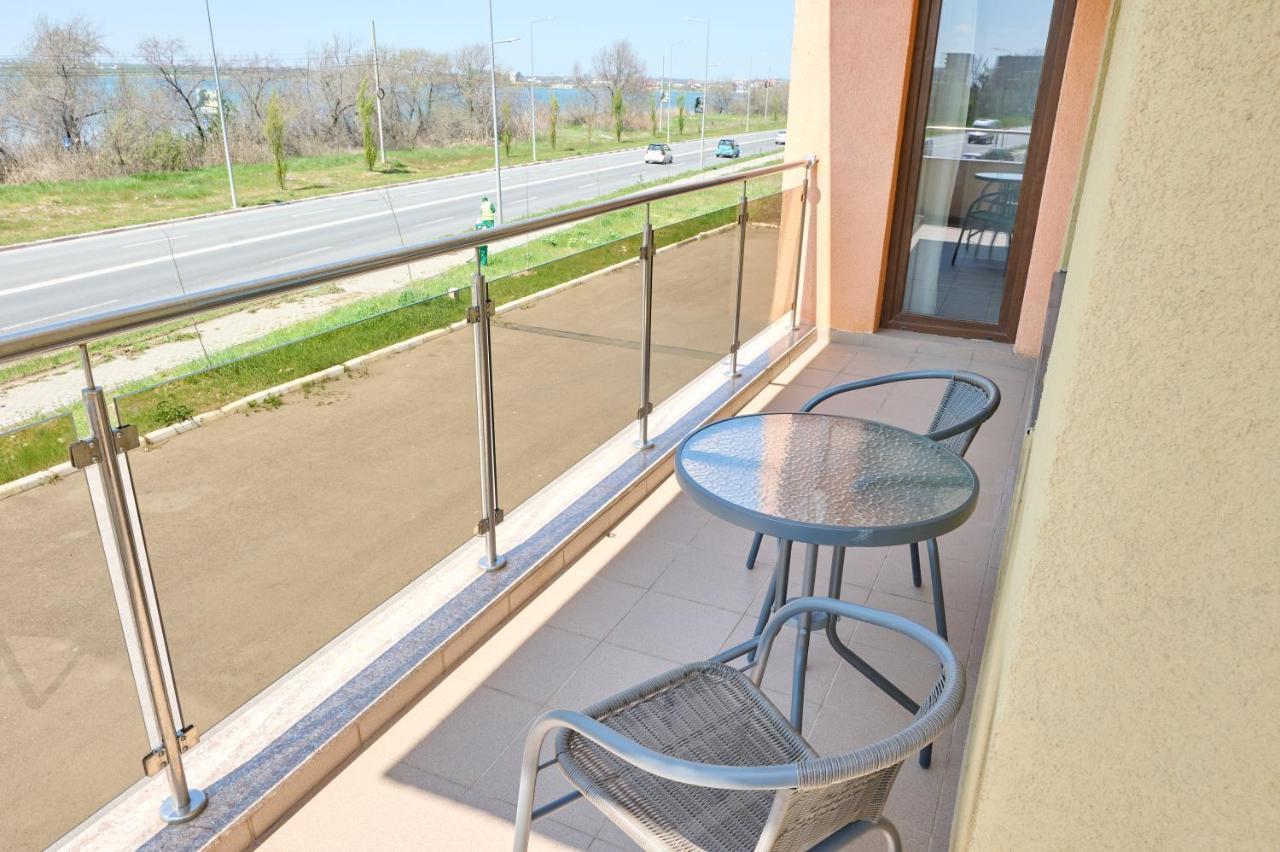 La Vida Loca Apartment Summerland Mamaia Ngoại thất bức ảnh