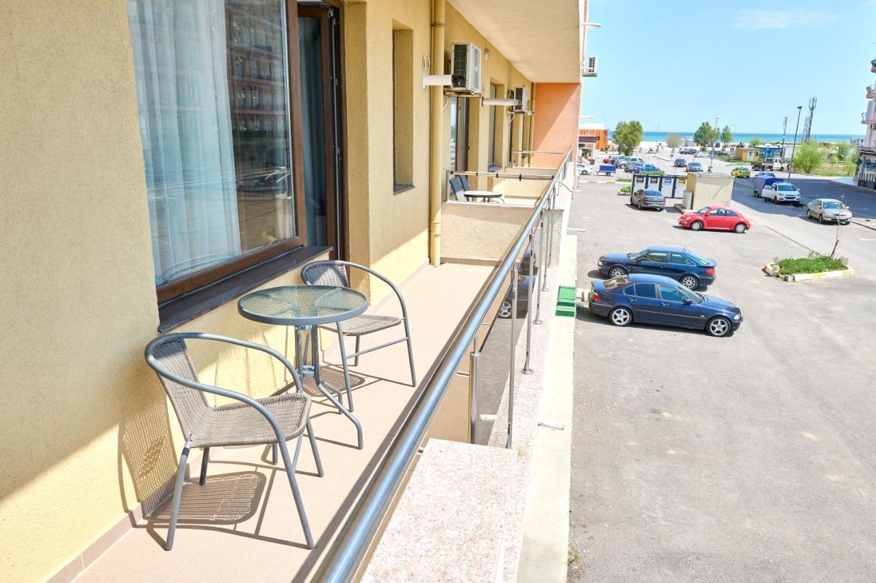 La Vida Loca Apartment Summerland Mamaia Ngoại thất bức ảnh
